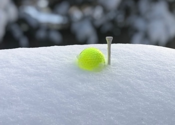 Best cold weather Golf Ball in the Snow